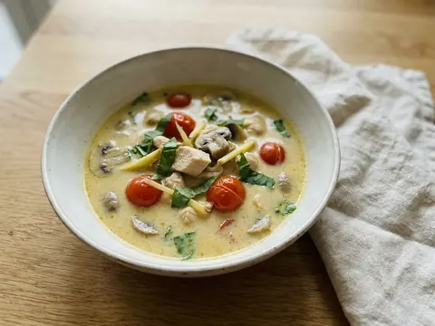 Scharfe Kokos-Hühnersuppe – Rezept